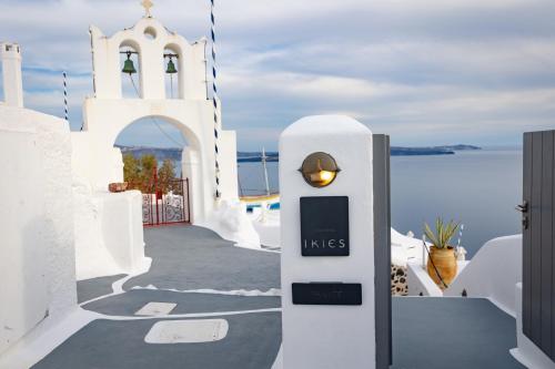 IKIES Santorini photo 3