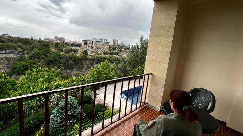 Balkoni atau teres di Olympia Garden Hotel