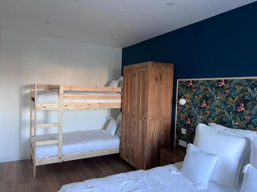 Postel nebo postele na pokoji v ubytování domaine du bedat