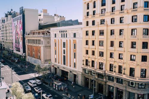 Nespecifikovaný výhled na destinaci Madrid nebo výhled na město při pohledu z penzionu