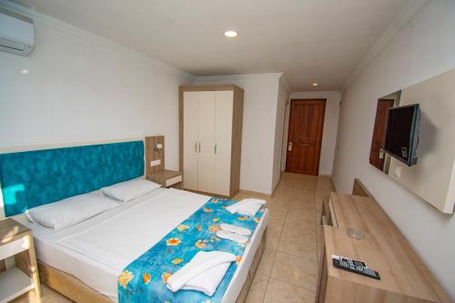 TV a/nebo společenská místnost v ubytování Sami Beach Hotel- All Inclusive
