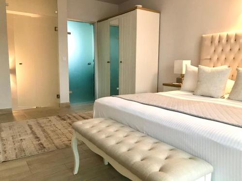Katil atau katil-katil dalam bilik di Villa Almihauss - Adults Only