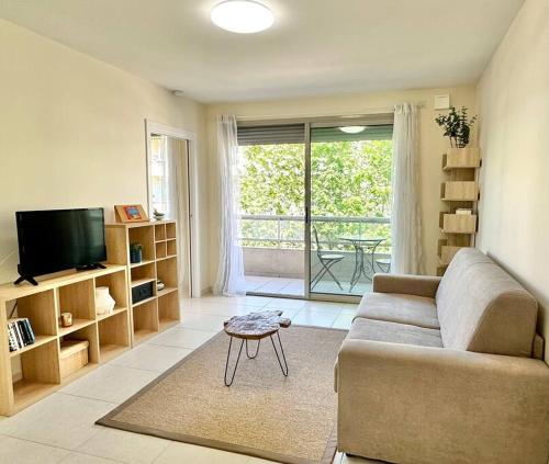 Cosy holidays - beach, bars & food at 10min walk