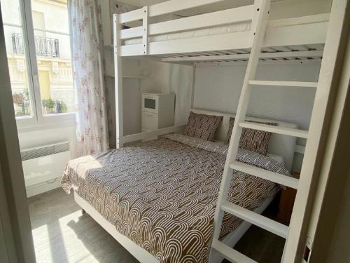 Central Rossini Flat with Balcony