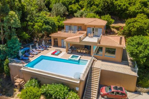 Πισίνα στο ή κοντά στο Villa Orchidea by Villa Plus