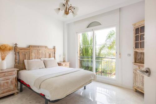 Postel nebo postele na pokoji v ubytování Luxury Casa Mijas with sea view