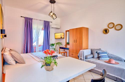 Posezení v ubytování Logas Beach Studios Peroulades Corfu