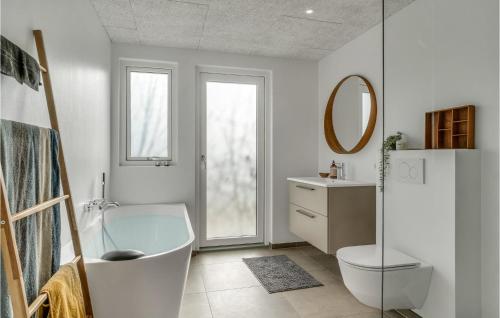 Koupelna v ubytování Stunning Home In Frvang With Wifi