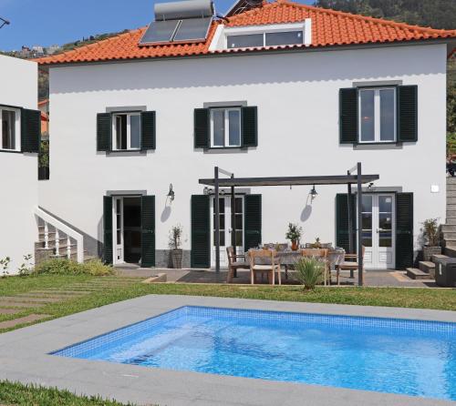 Fotografie z fotogalerie ubytování Casa das Rosas by Homing v destinaci Arco da Calheta