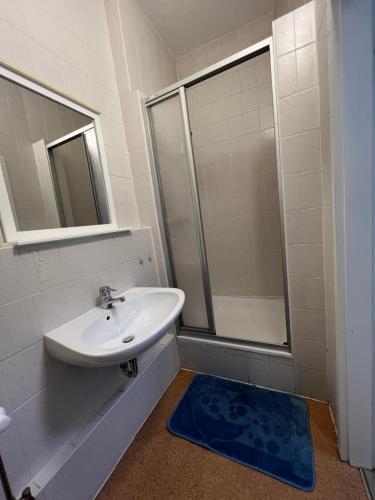Koupelna v ubytování Kosta's Monteur- und Ferienwohnungen