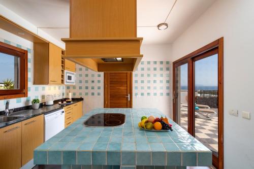 Villa Rodea Cinco by Villa Plus