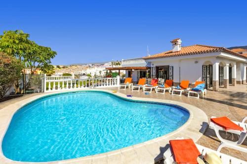 Villa Blanca Salvaje by Villa Plus