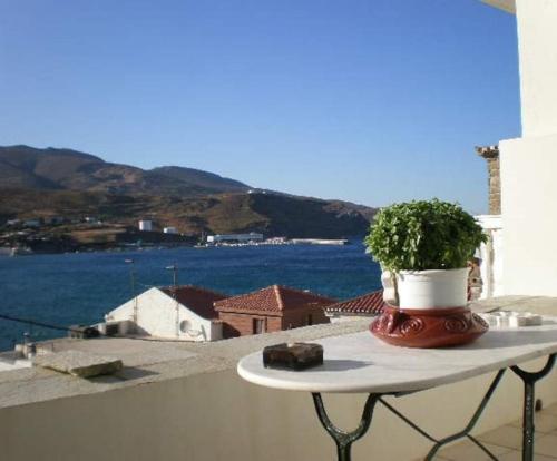 Foto dalla galleria di Panos House Andros ad Andro