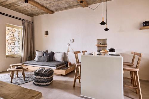 Posezení v ubytování Apsila Pool Suites