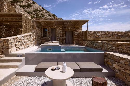 Bazén v ubytování Apsila Pool Suites nebo v jeho okolí