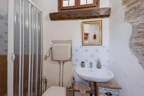 Koupelna v ubytování Agriturismo Nonnamelia