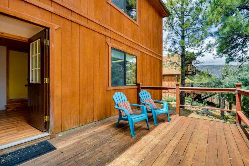 Μπαλκόνι ή βεράντα στο Pine Mountain Club Cabin with Community Pool!