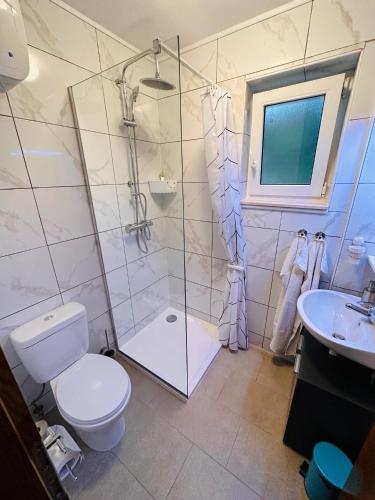 Apartments with parking space Vodice - 18428