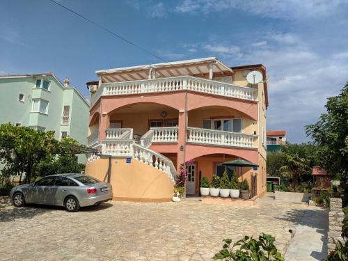 Apartments with parking spaces Vodice - 18428