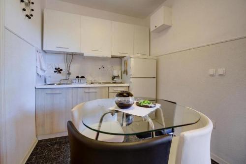 Apartments with a parking space Losinj, Losinj - 20930