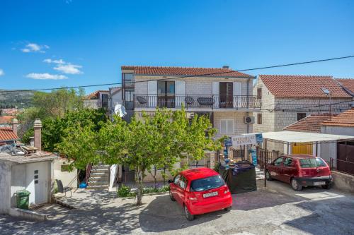 Apartments with parking spaces Trogir - 20874