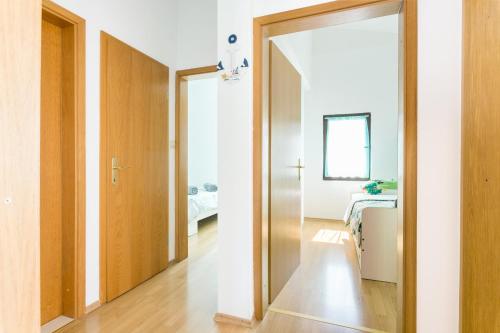 Apartments with parking space Trogir - 20874