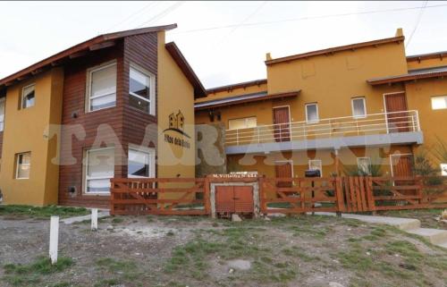 une maison à vendre dans la banlieue de škochens dans l'établissement TAAR AIKE II (Lugar de Hielo), à El Calafate
