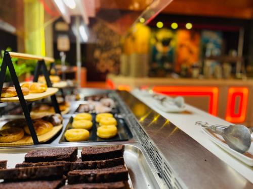 Eten bij of ergens in de buurt van het hotel

