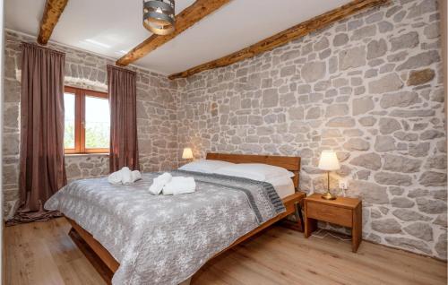 Postel nebo postele na pokoji v ubytování Gorgeous Home In Donji Vinjani With Wifi