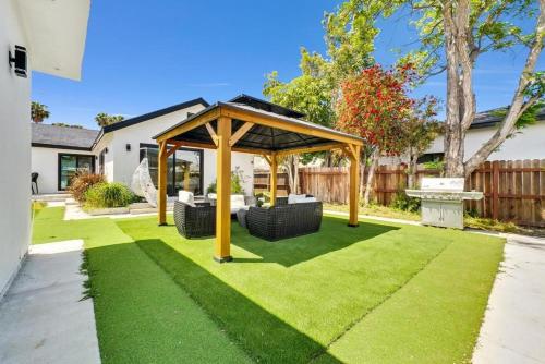 Back Modern Villa – Photos 5