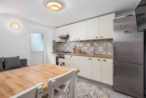 Кухня или мини-кухня в Mediterranean house Markoc new renovated!
