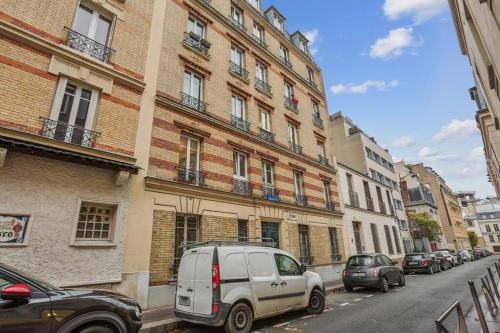 Modern flat in Paris - Heart of XVIème
