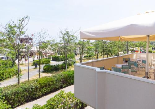 Φωτογραφία από το άλμπουμ του Hotel Paloma Beach Front Chiringuitos Time στο Ρίμινι