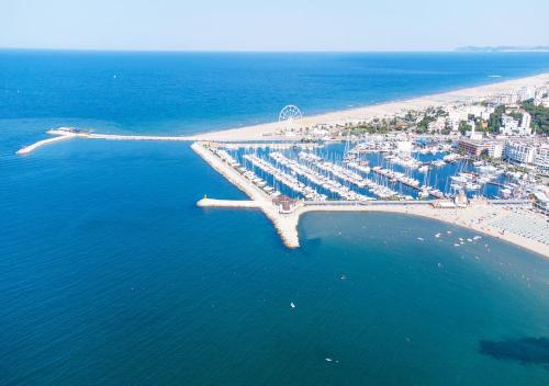 Γενική θέα στη θάλασσα ή θέα στη θάλασσα από  αυτό το ξενοδοχείο
