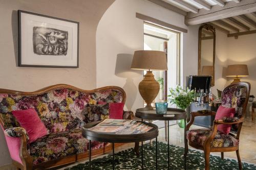 Ruang duduk di Hotel Les Messugues