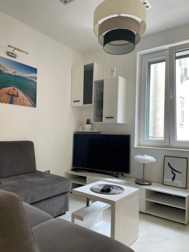Apartment “Jelin dvor” 3+2, Bacvice, Split