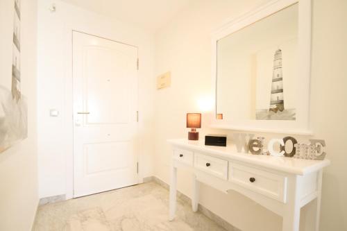 MARBELLA BANUS SUITES - Banús Playa Rocío - 3BR - 3BA - Direct Beach & Sea Access Complex - Outdoor Terrace w Garden Views - Pool - 3 Min Walk to Puerto Banús & Corte Ing Luxury Shopping - Ideal for Families