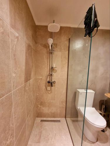 Bilik mandi di Hotel Karagiannis