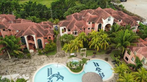 Kolam renang di atau dekat dengan Oasis Urbano