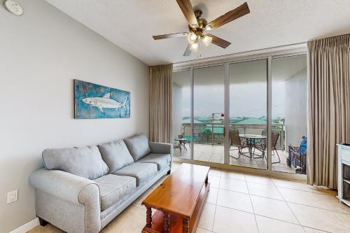 Гостиная зона в Destin West Gulfside Villa V402