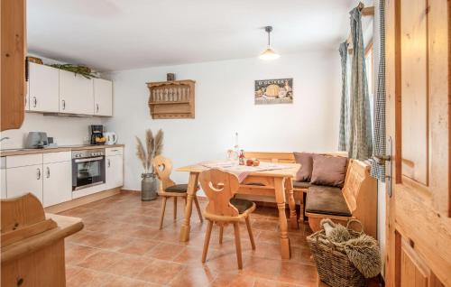 Una cocina o zona de cocina en Charmante Berghuette