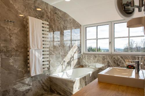 Fotografie z fotogalerie ubytování Gasthof & Hotel Bichler v destinaci Emmering