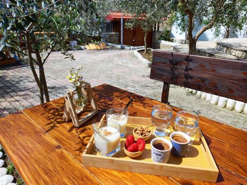 Imagen de la galería de Elvish Garden Boutique B&B, en Berat