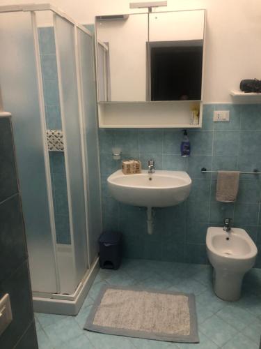 Koupelna v ubytování Appartamento in Villa il Kent a 2 passi dal mare