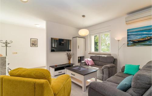 Amazing Home In Pula With Wifi