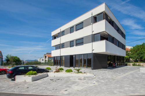 Apartment M&A