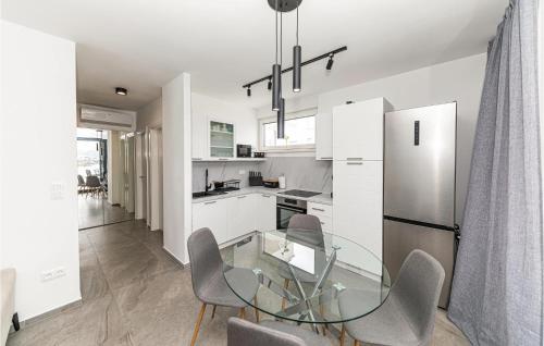 Nice Apartment In Okrug Gornji With Wifi