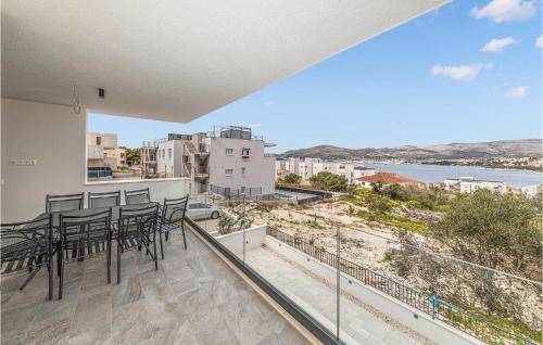 Nice Apartment In Okrug Gornji With Wifi