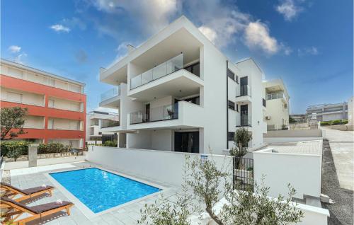 Nice Apartment In Okrug Gornji With Wifi