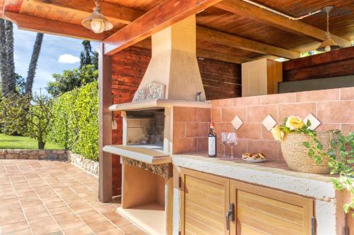 Φωτογραφία από το άλμπουμ του Alghero Villa Galatea con giardino per 8 persone vicino alla spiaggia con 4 camere στο Αλγκέρο